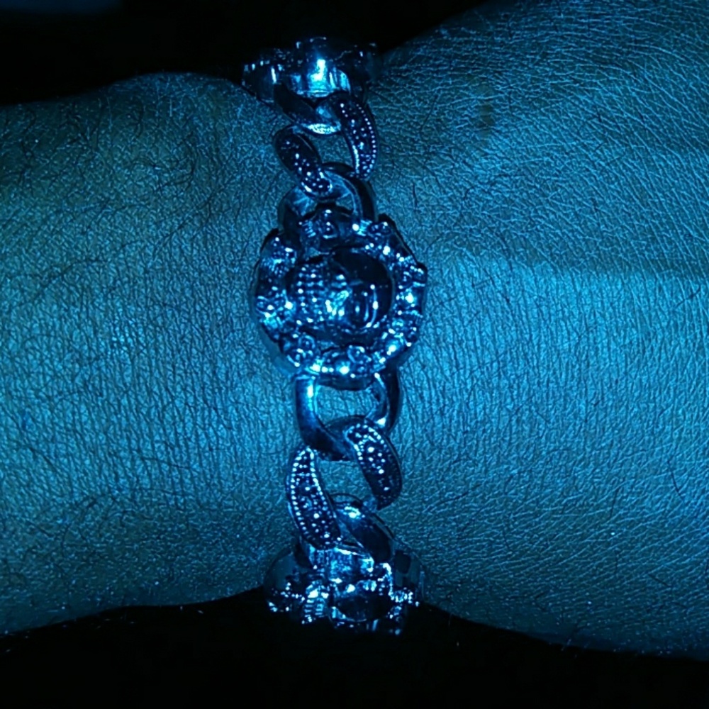 Sterling silver skull bracelet